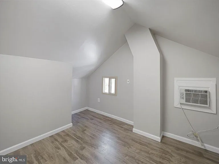 310 N Locust St — Photo 12