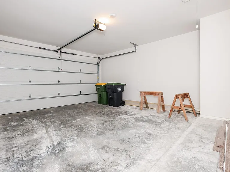 2303 Cunningham Dr — Photo 25