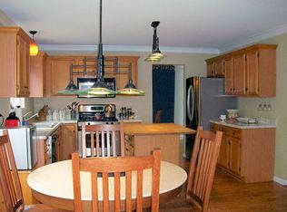 9234 Tiffany Ln, Fox River Grove, IL 60021