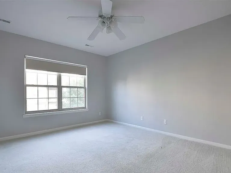 1449 Ashford Ct — Photo 2