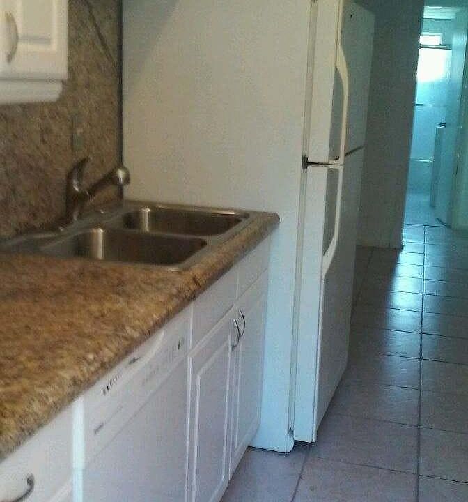 2nd image of 435 NE 121st St APT 206