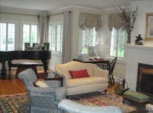 218 E Waldheim Rd, Pittsburgh, PA 15215