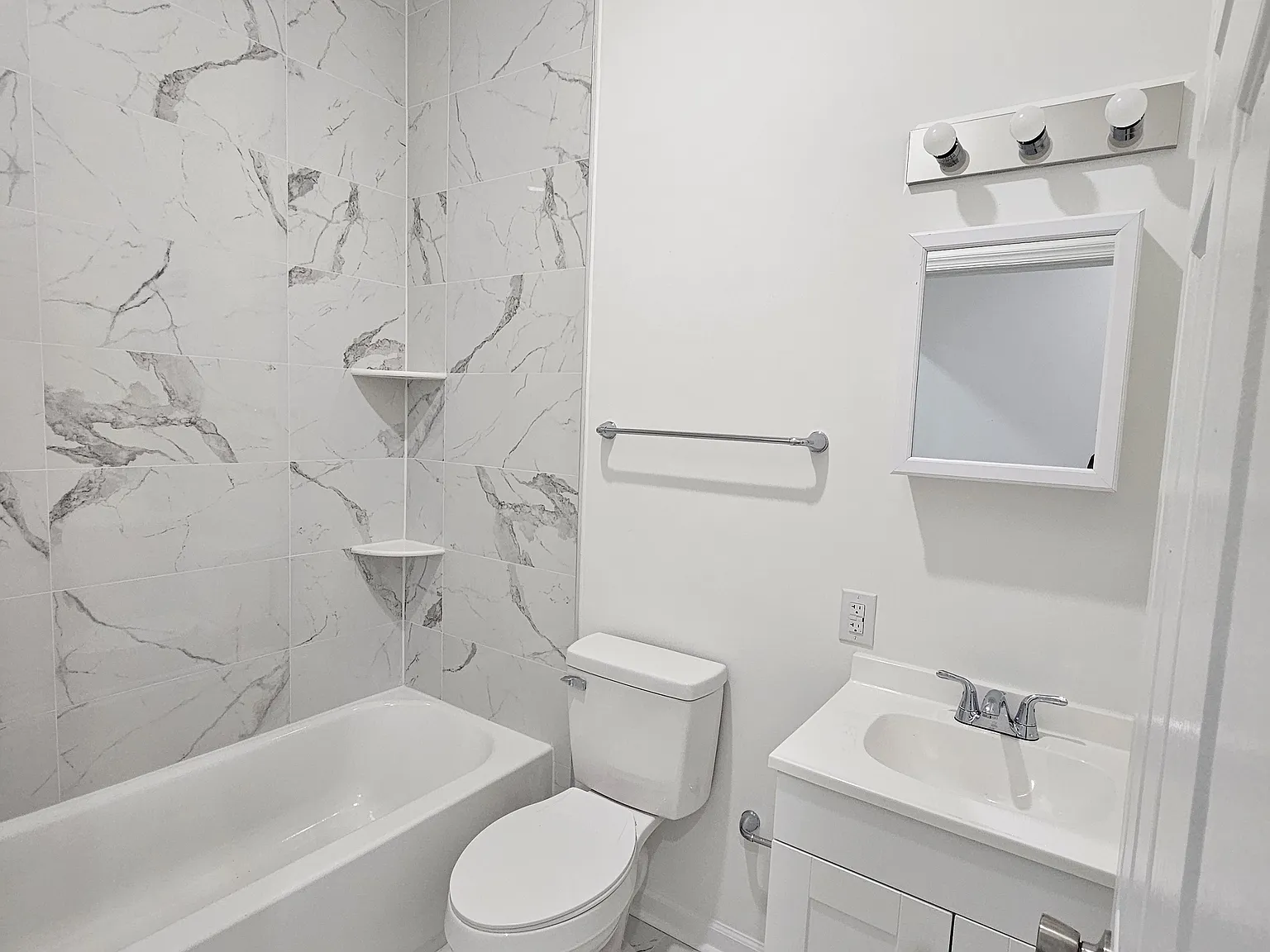 2 bed, 1000 sqft, $1,500 — Photo 4