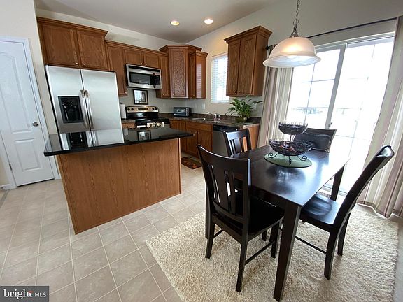 4th image of 20779 Brunswick Ln