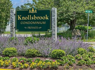 25 Jessica Dr APT F, Stoughton, MA 02072