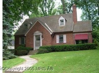 9637 Parkwood Dr, Bethesda, MD 20814