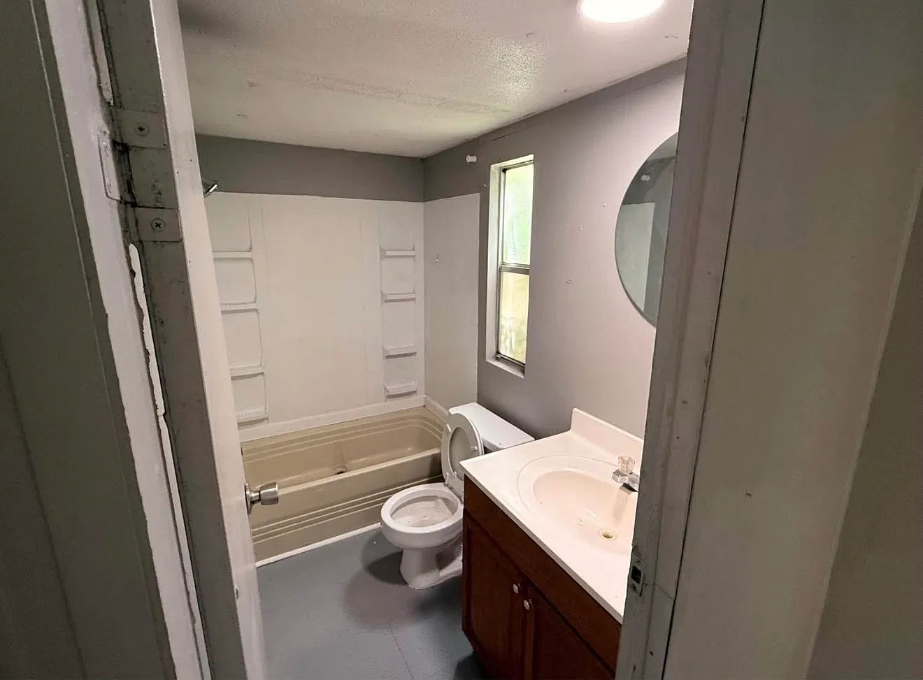 3 bed, 2.0 bath, $925 — Photo 2