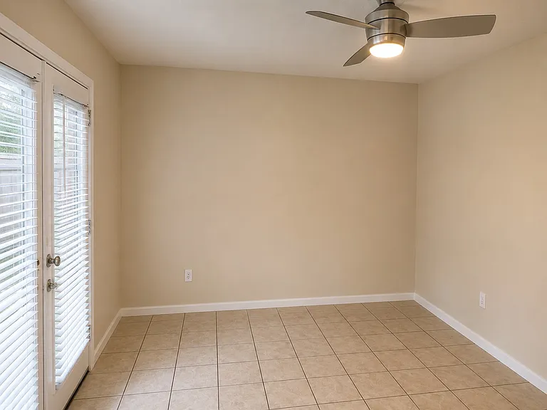 5004 Donnelly Ave — Photo 9