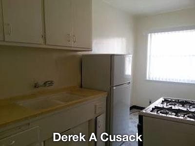 3rd image of 1067 N Saint Andrews Pl