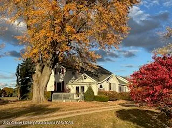 5125 S Grove Rd, Saint Johns, MI 48879