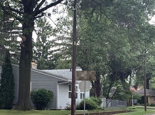 2818 Guilford Rd, Rockford, IL 61107