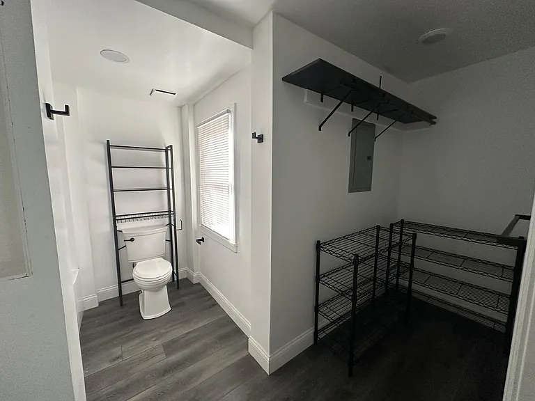 1704 S Clinton St #1 — Photo 9