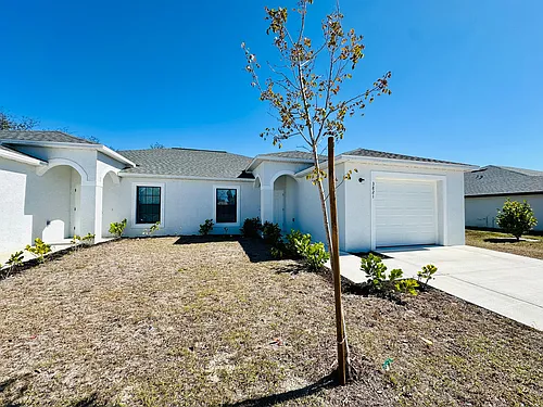 3821 SW 9th Ave #3821 Photo 1