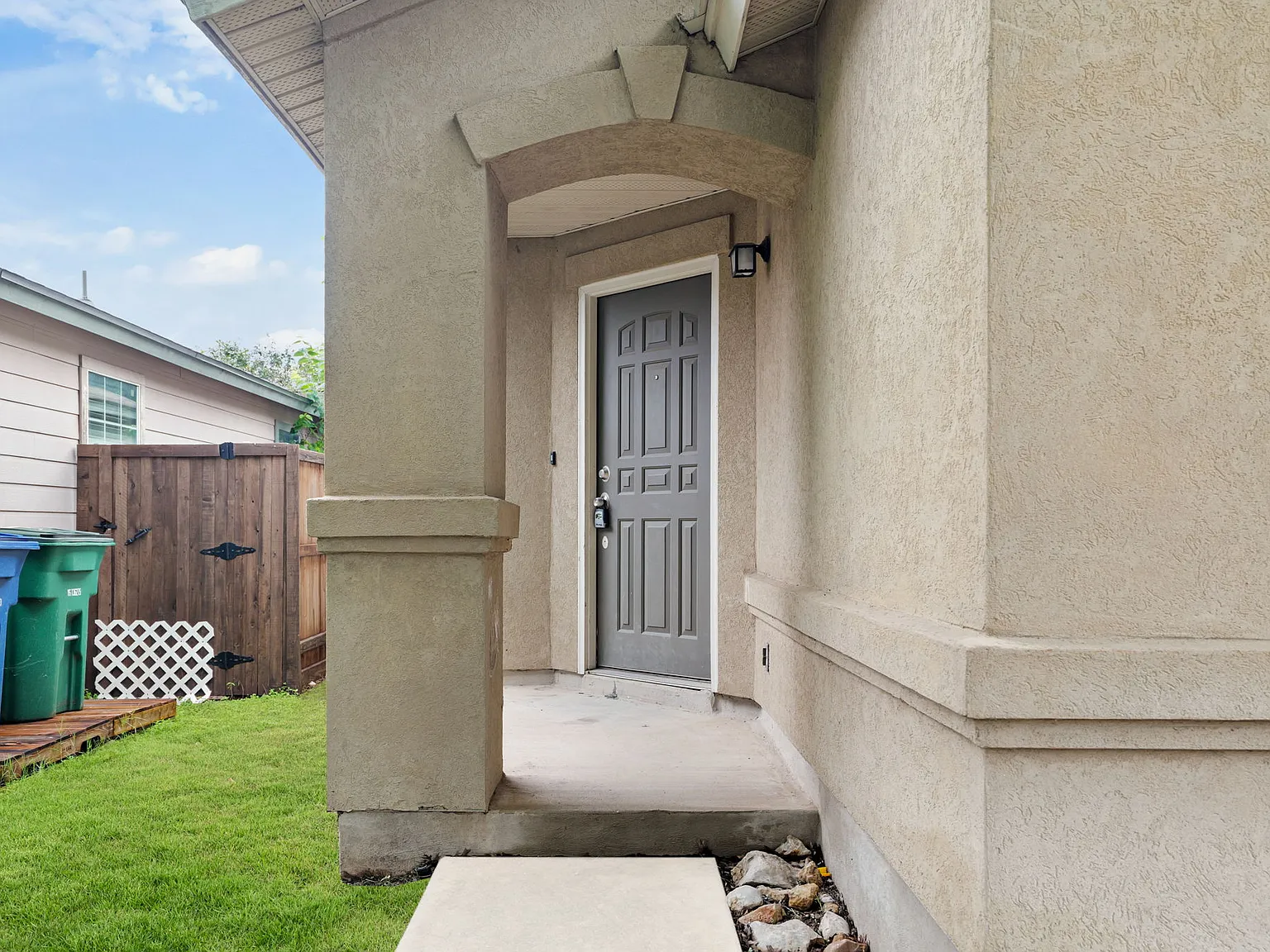 323 Amberdale Oak - 1 — Photo 4