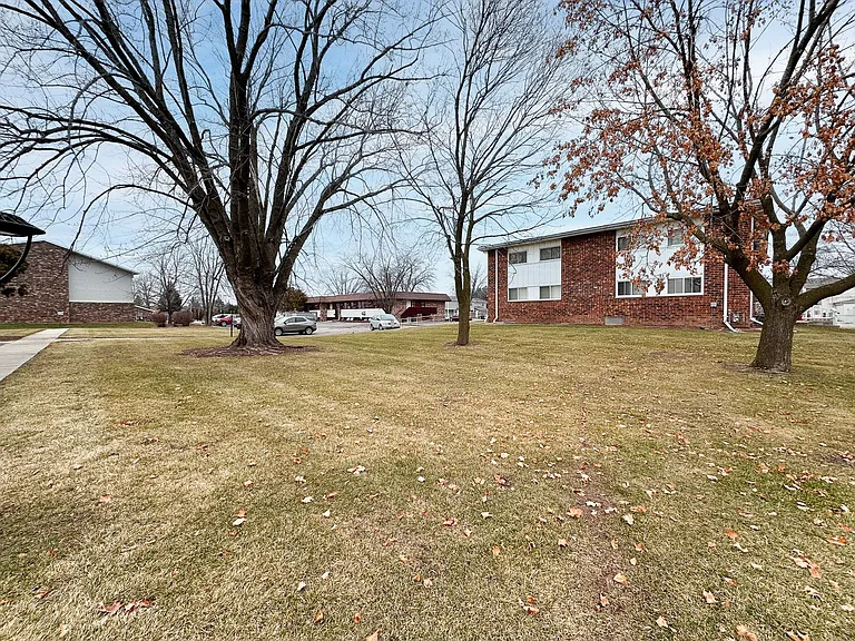 1227 Doctors Dr — Photo 11