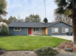 1022 9th St SW, Puyallup, WA 98371