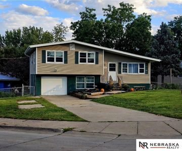 8205 S 39th Ave, Bellevue, NE, 68147