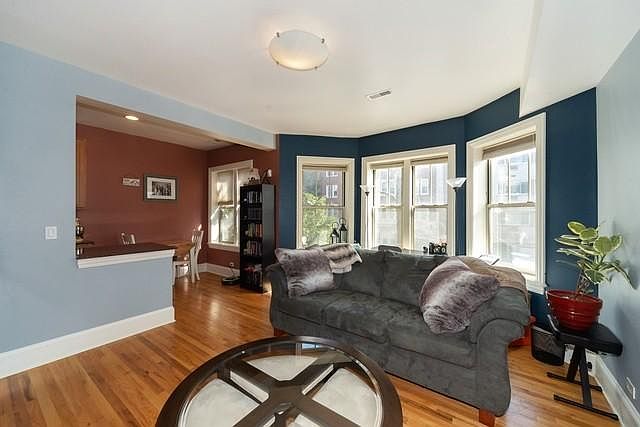 1st image of 5412 N Kenmore Ave APT 1F
