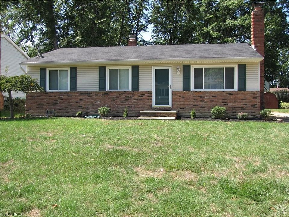 1st image of 556 Howells Ct