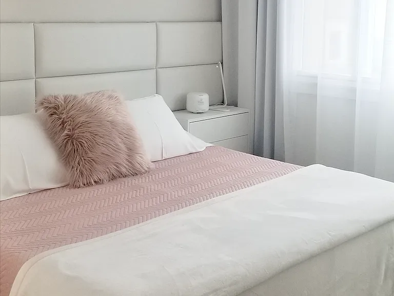 Hotel-quality mattress & luxury linens + under-bed storage drawers