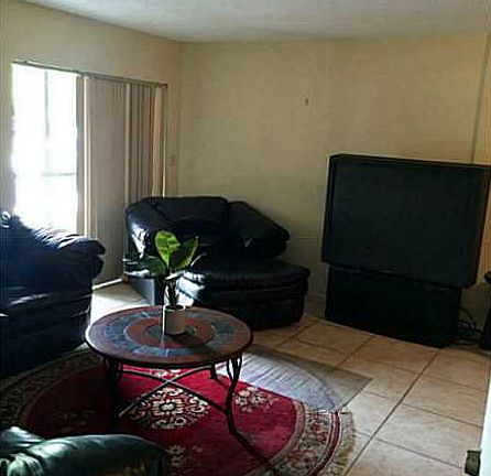 2nd image of 805 NE 199th St APT 101