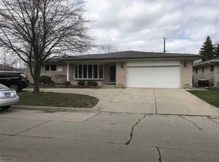 22401 Van St, Saint Clair Shores, MI 48081