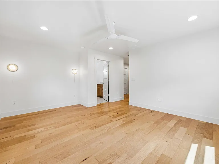 4506 Russell Dr #B — Photo 16