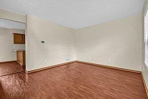 4th image of 1602 Windsong Dr