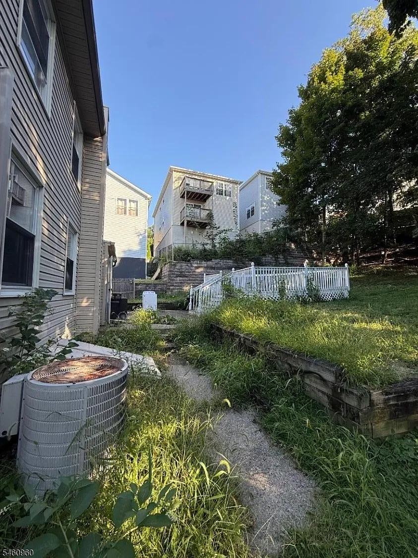 3 bed, 2.0 bath, $3,000 — Photo 4