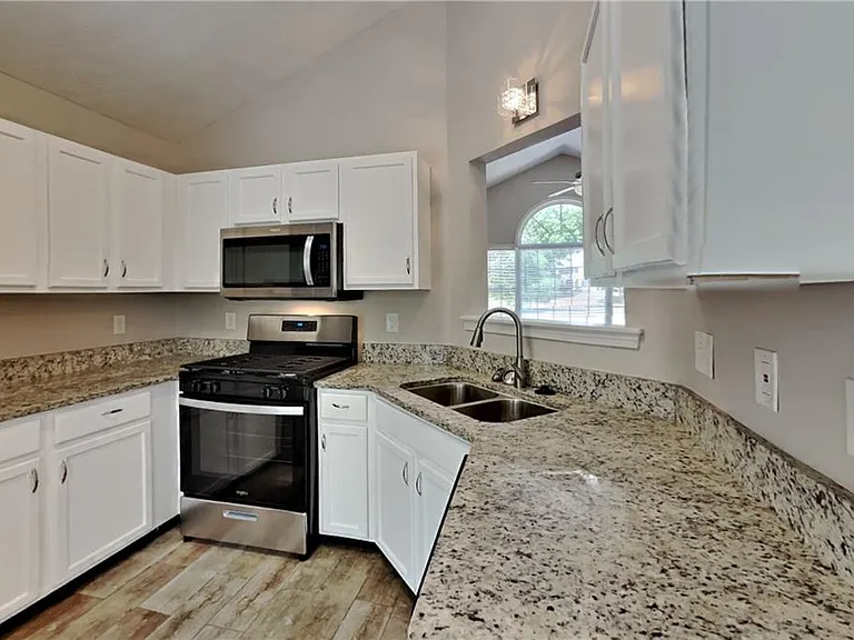 460 Highlander Way — Photo 5