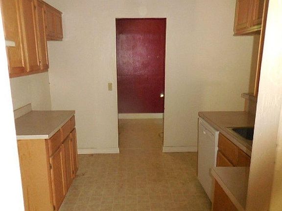 5th image of 2633 NW 26th St