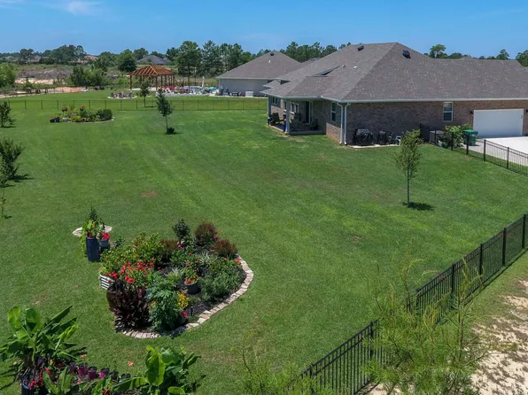 322 Fairway Xing, Freeport, FL 32439