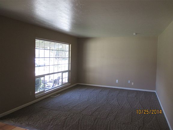 3rd image of 9140 Rosewood Dr