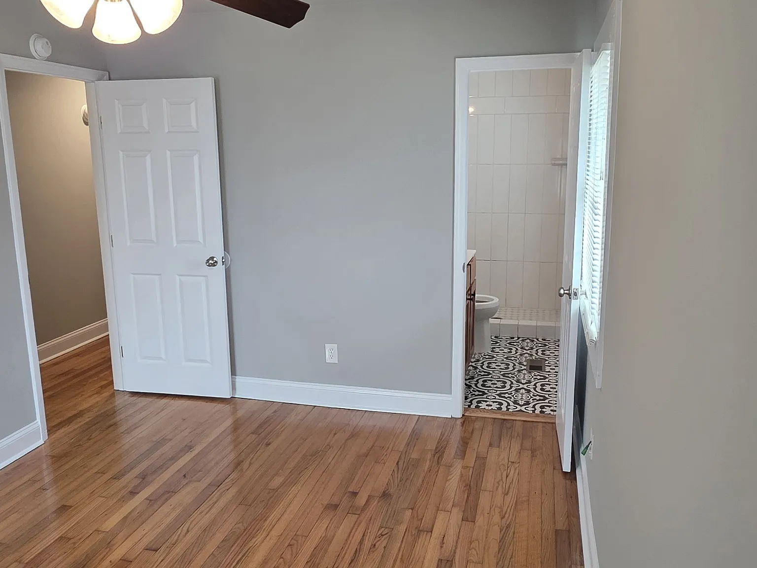 3 bed, 1008 sqft, $1,900 — Photo 3