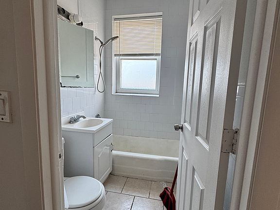 5th image of 4 Ellsworth Ave #44