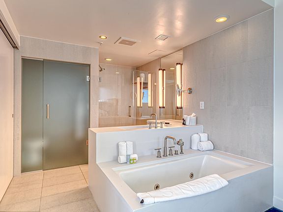 5th image of 3101 Bayshore Dr #1509