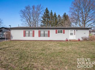 200 N Center St, Lowell, MI 49331