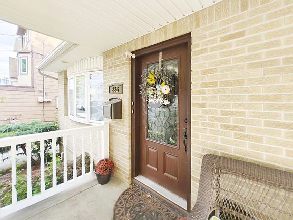 2nd image of 226 Princeton Ave #2FL