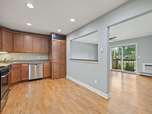 5th image of 300 Opatrny Dr APT 211