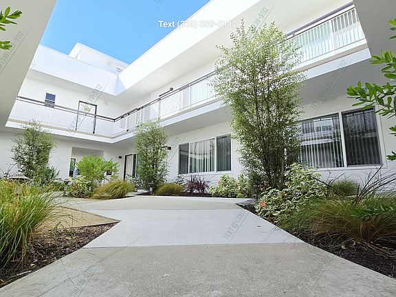 2nd image of 3012 S Veteran Ave #4