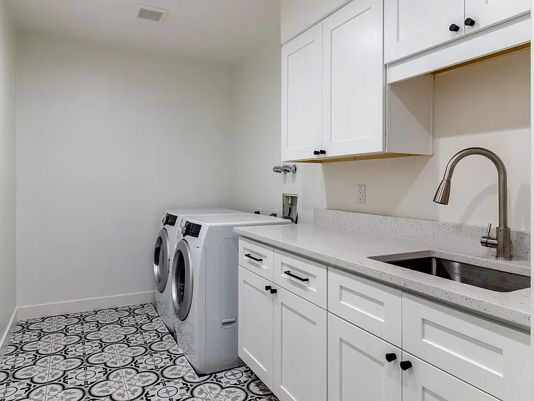8672 N 64th Pl — Photo 12