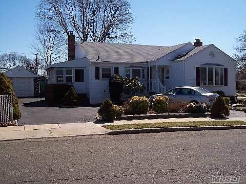 1st image of 142 Nancy Dr