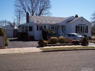 142 Nancy Dr, East Meadow, NY 11554