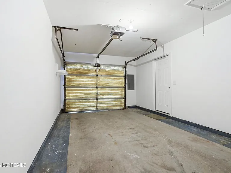 32 Buckingham Dr N #B — Photo 33