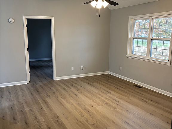 3rd image of 3880 Hearthstone Dr