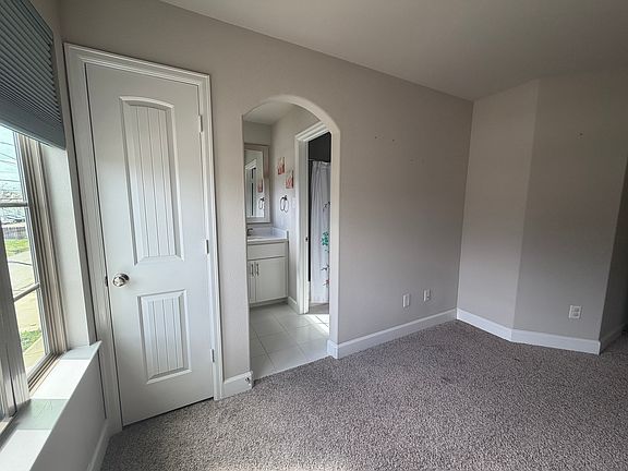 5th image of 4610 Center St