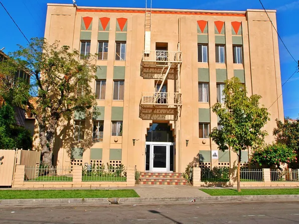 CCD - Country Club Dr. Apts., 4017 Country Club Dr #307, Los Angeles, CA 90019