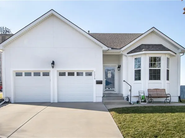 11219 W 57th Ter, Shawnee, KS 66203