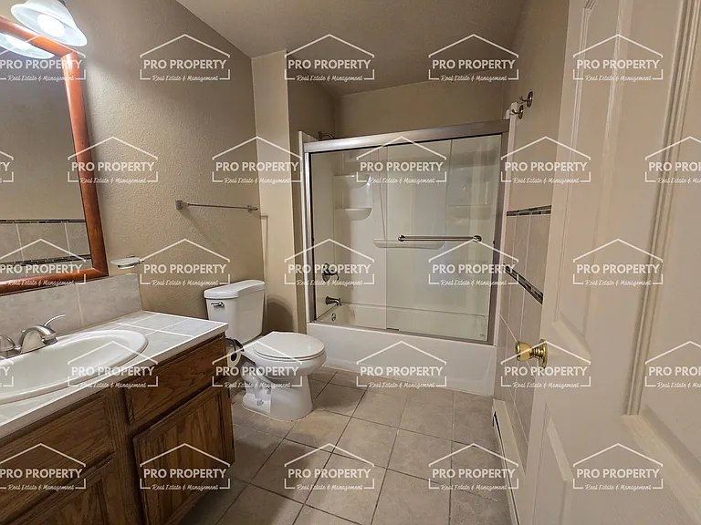 1506 E 5th St — Photo 12