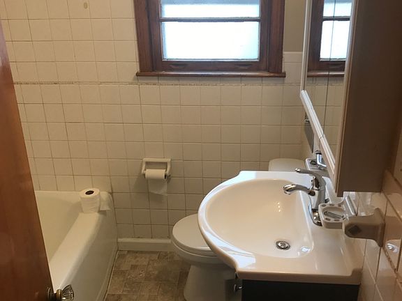 3rd image of 4 Clover Pl